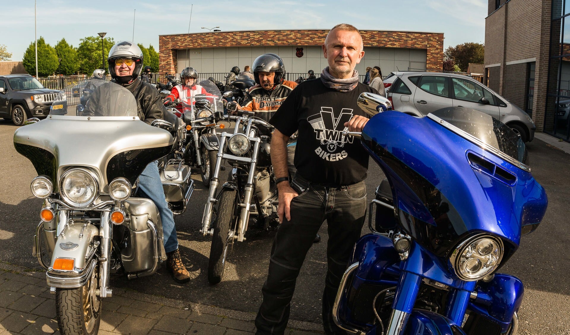 Organisator Walter Jaspers (midden) is tevreden over het evenement.