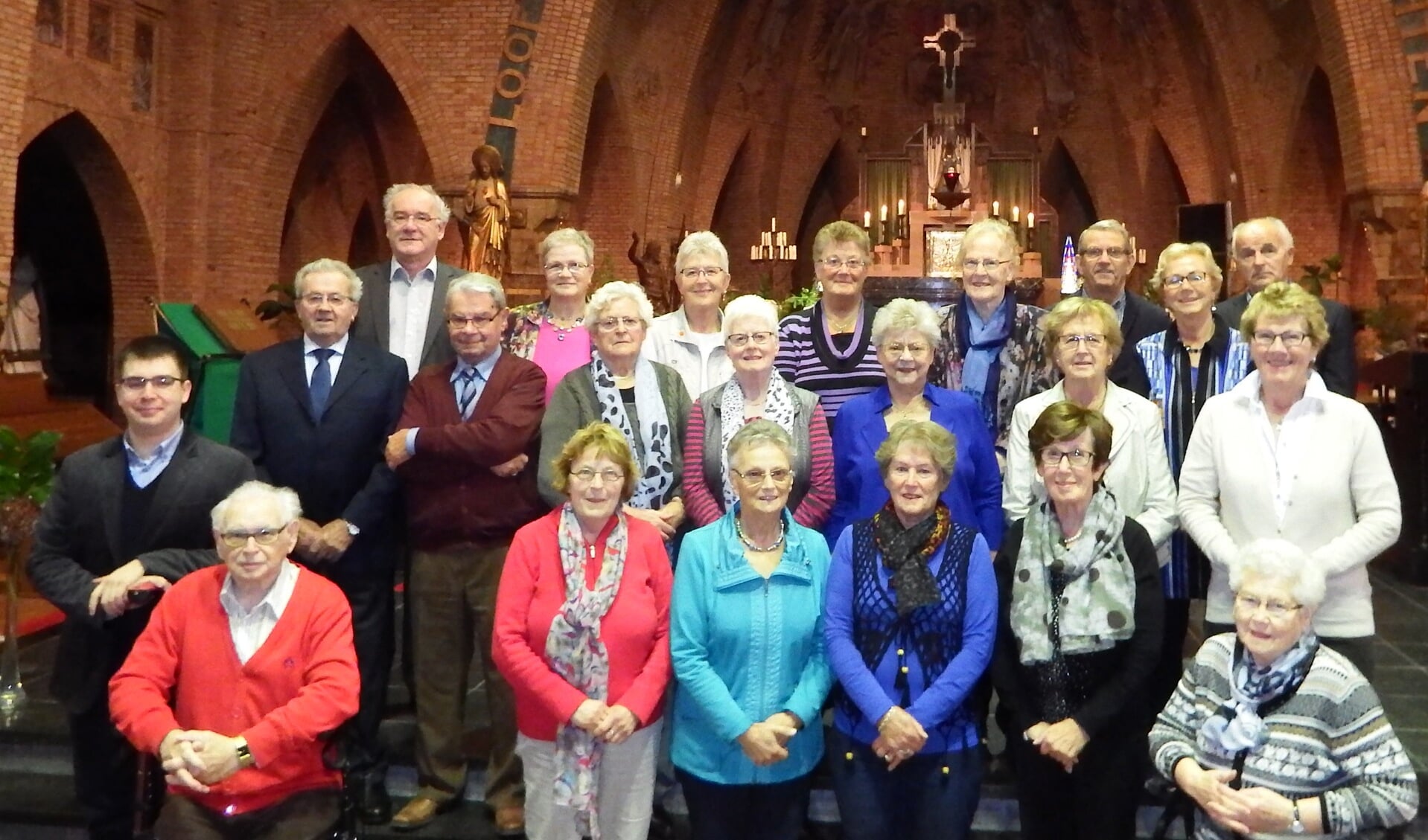 Veertig jaar lang is het het St. Janskoor dat de sfeer van de kerkdiensten in Hoeven aanzienlijk verhoogd. FOTO PRIVÉBEZIT