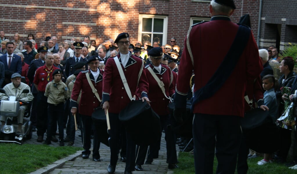 Dodenherdenking Mei Sereen En Ingetogen Al Het Nieuws Uit Bergen Op