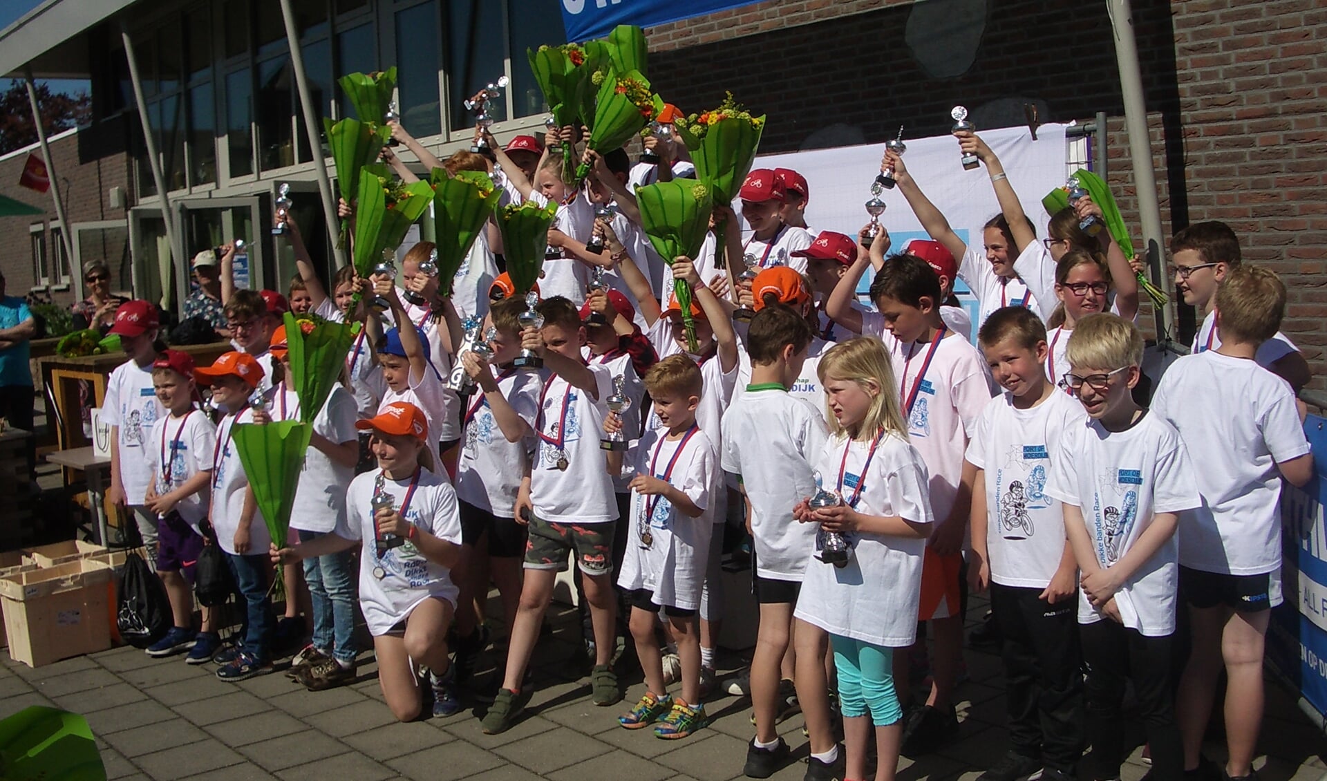 Alle prijswinnaars van de dikke banden races bij elkaar. FOTO TIES STEEHOUWER