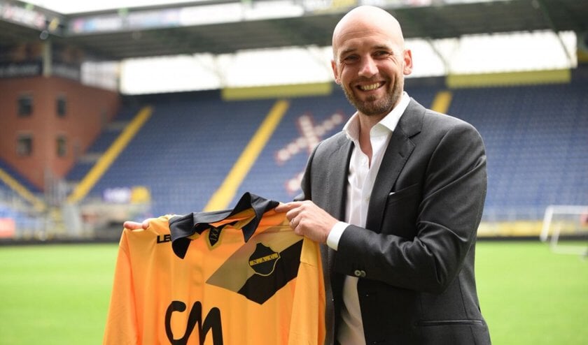 Mitchell van der Gaag bij zijn presentatie als trainer van NAC, 16 mei 2018.