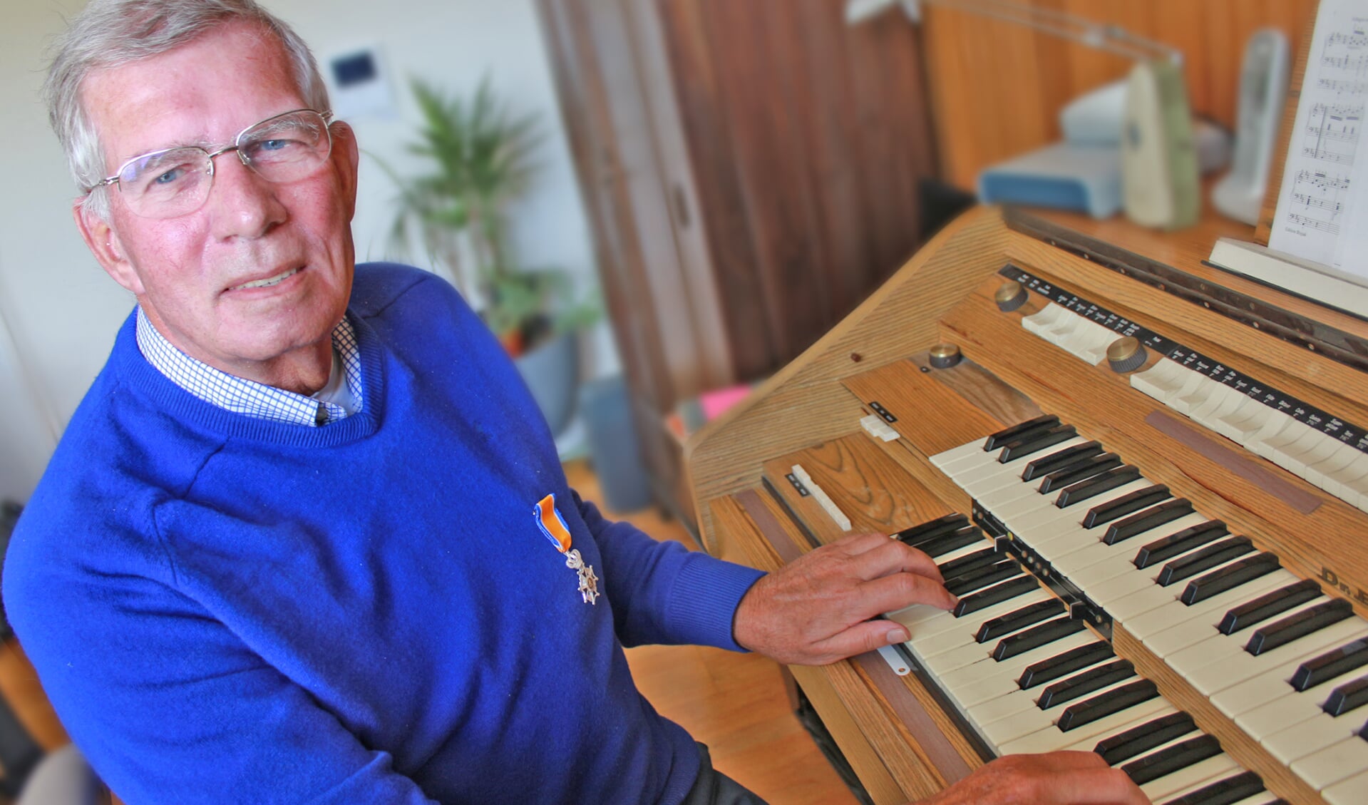 Zijn muzikaliteit kan Jan uitstekend kwijt in het orgelspel. FOTO'S ELS ROMMERS 