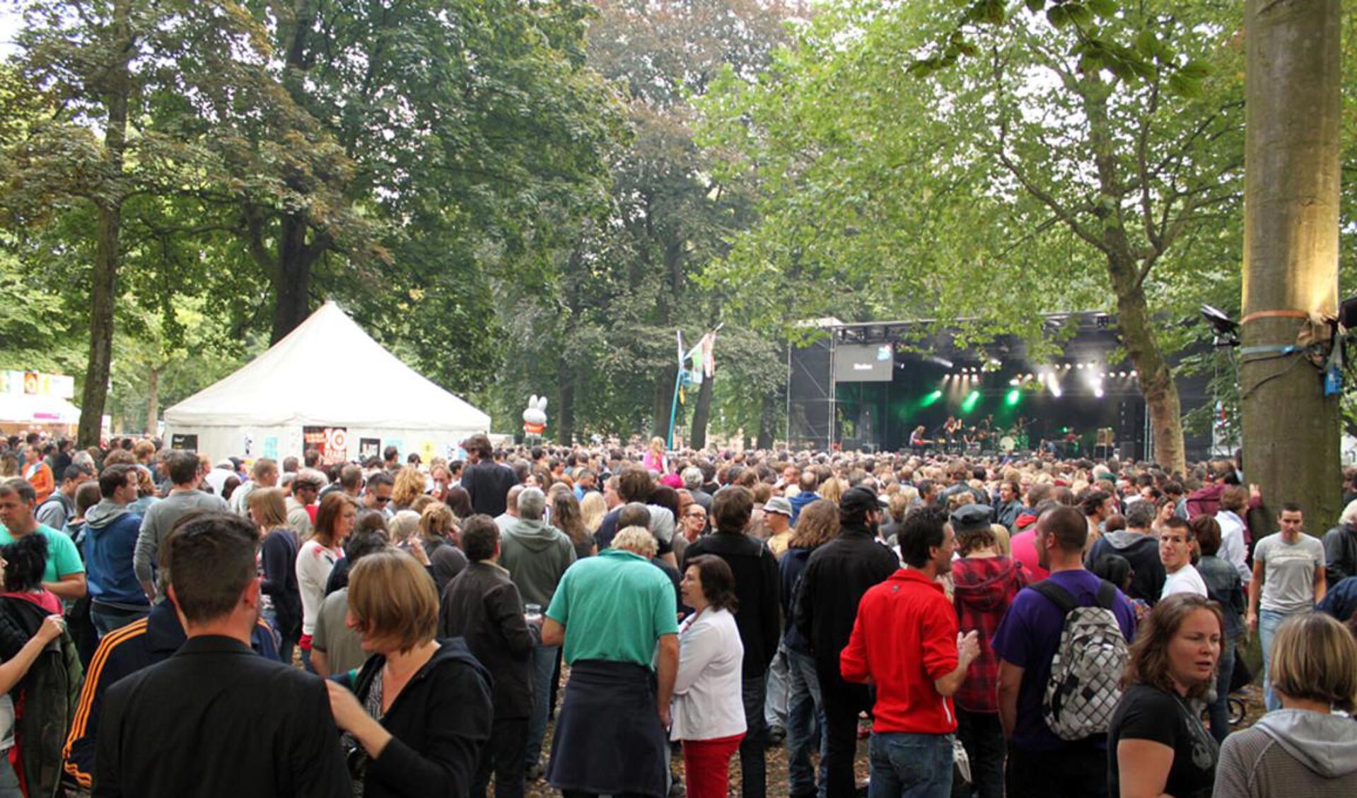Een van de Bredase festivals met meer dan tienduizend bezoekers: Breda Barst. 
