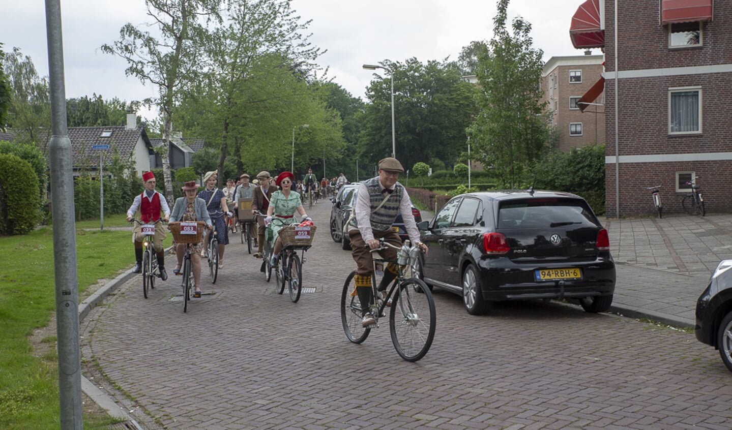 In het tweed op de fiets door Breda. 
