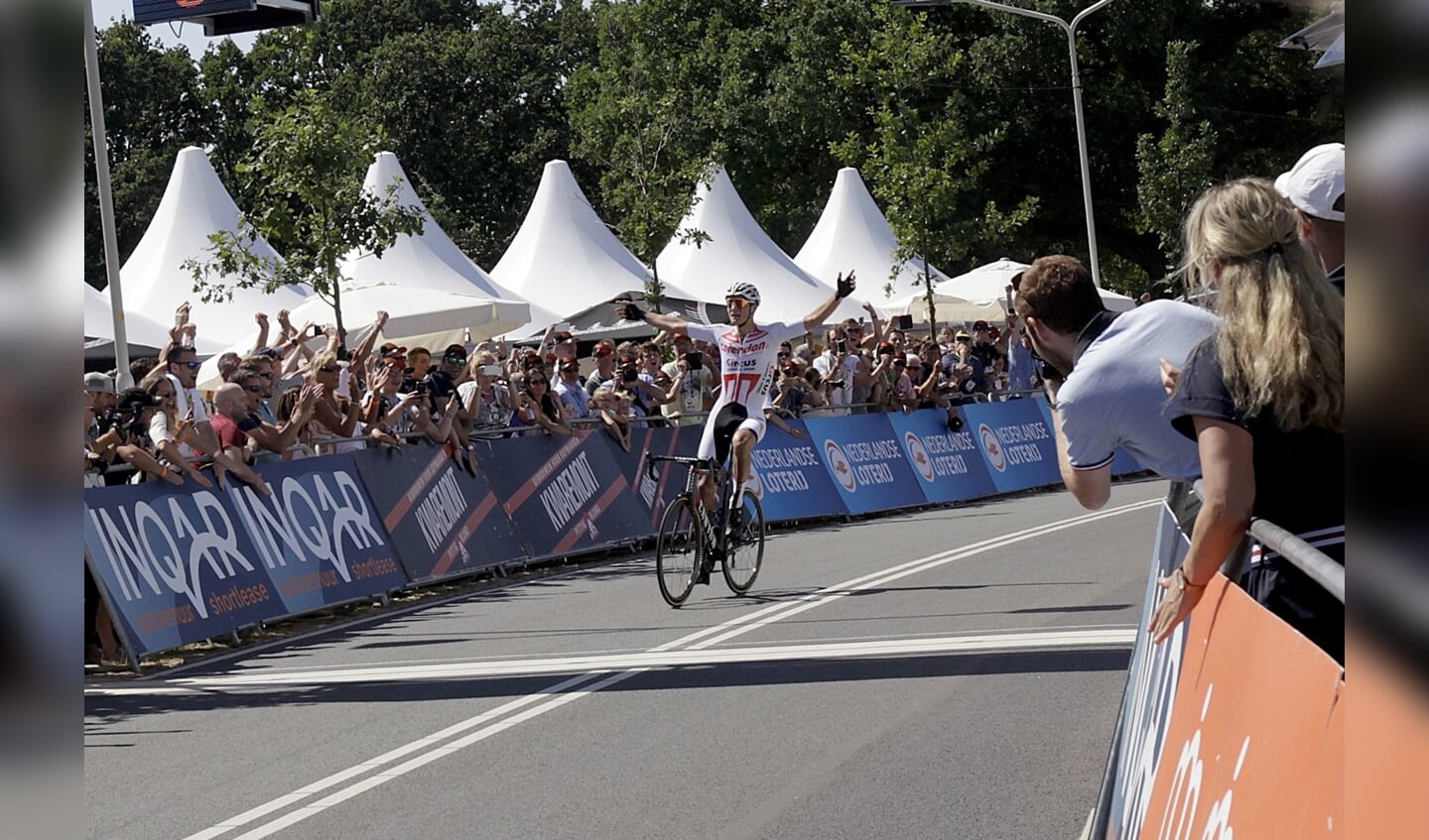 Het NK wielrennen bij de Mannen Elite is gewonnen door Mathieu van der Poel.