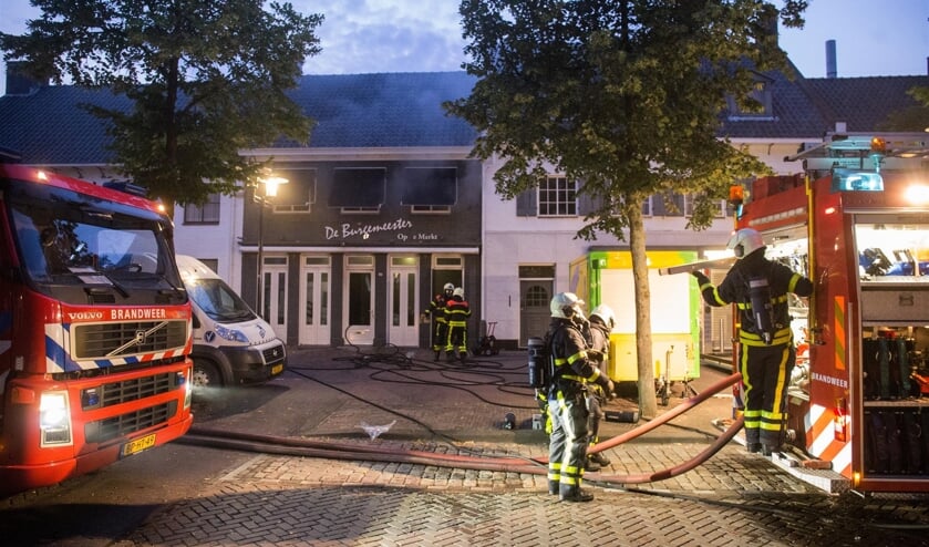 Brand bij 'De Burgemeester op de Markt' in Etten-Leur