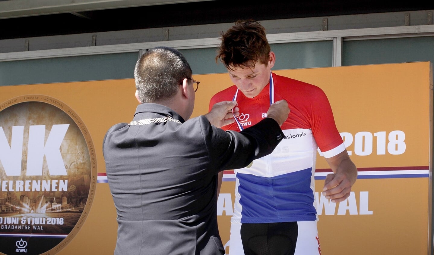 Het NK wielrennen bij de Mannen Elite is gewonnen door Mathieu van der Poel.