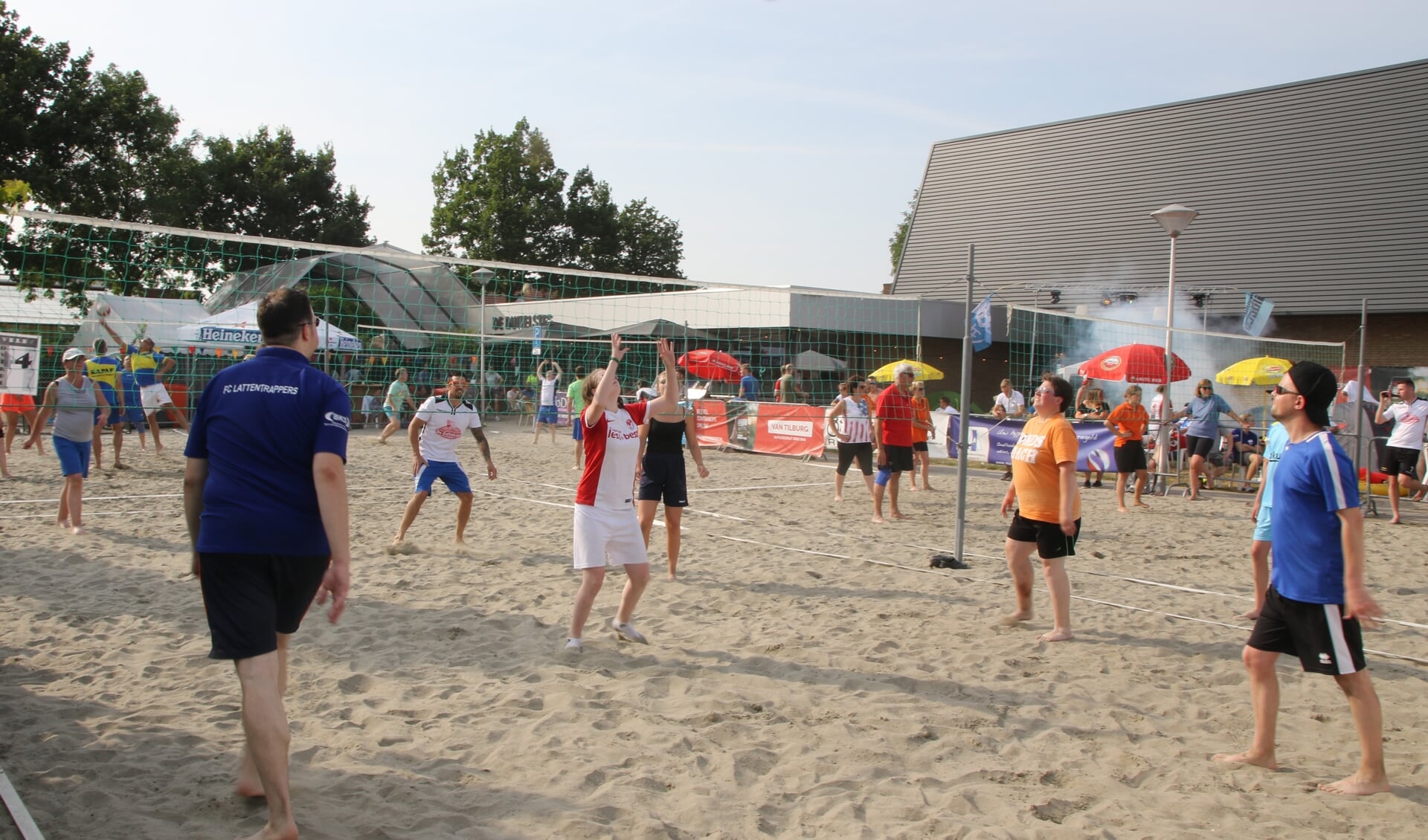 Het was erg gezellig tijdens het Beach Volleybal Toernooi.