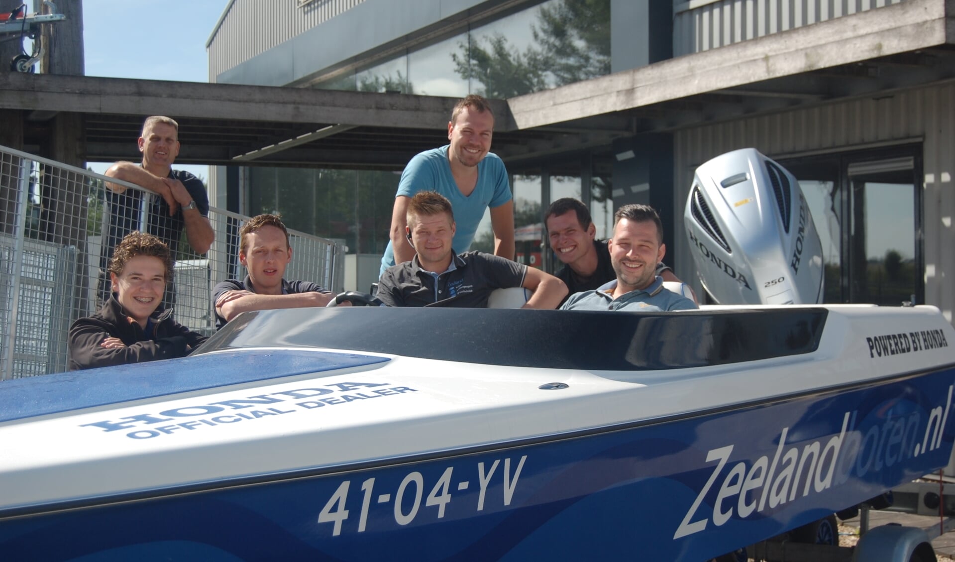 Eigenaar Stefan van Meurs en zijn enthousiaste team.