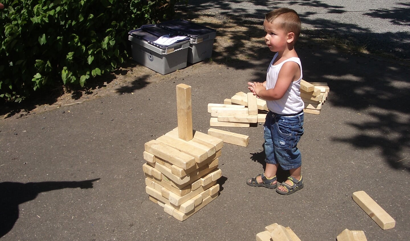 De kleinste kinderen konden lekker met blokken spelen. 