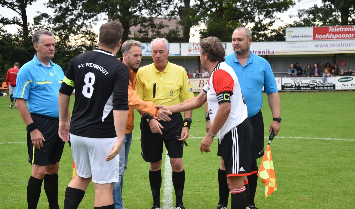 Oud Feyenoord heeft met 4-1 gewonnen van V.V. Wernhout.