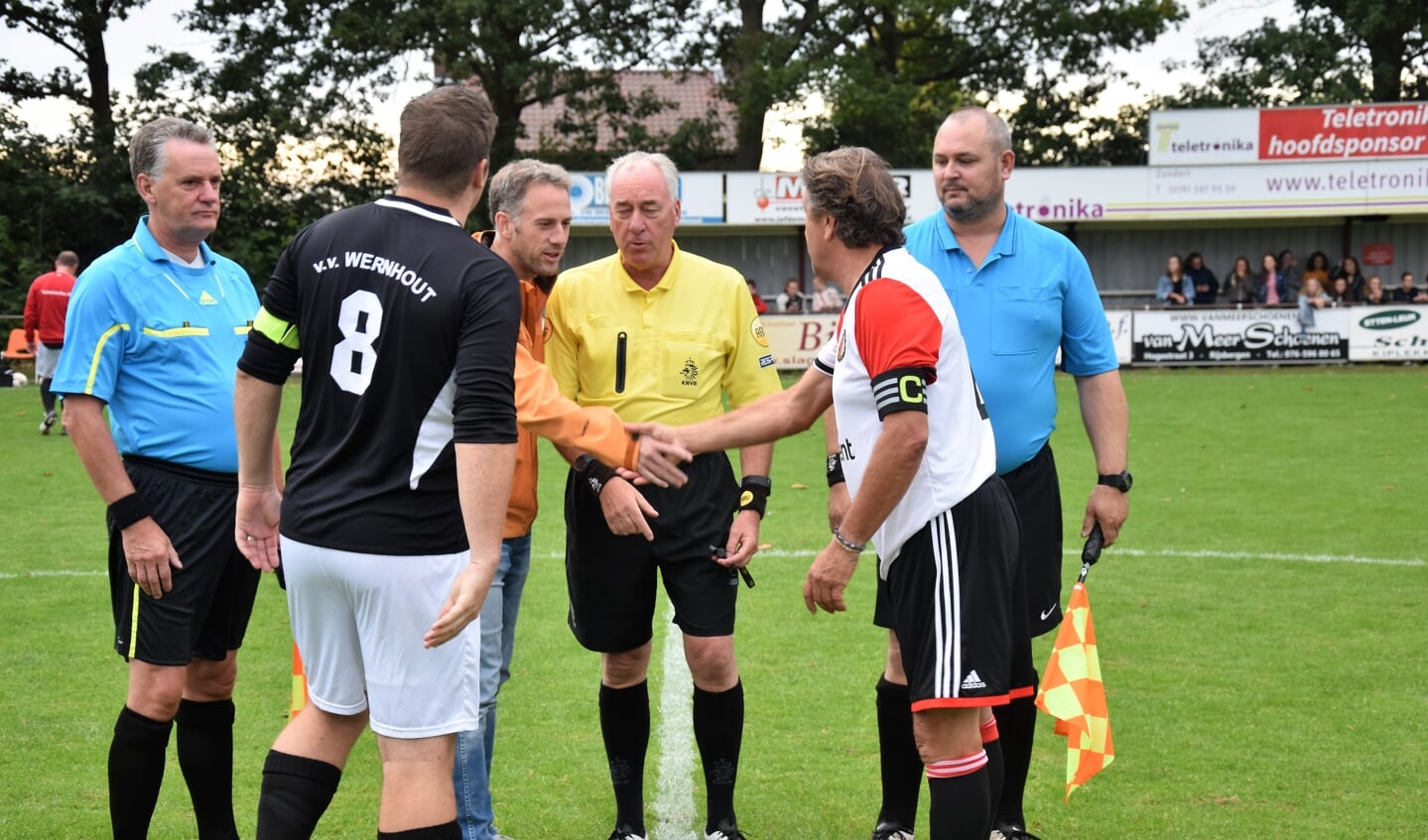 Oud Feyenoord heeft met 4-1 gewonnen van V.V. Wernhout.