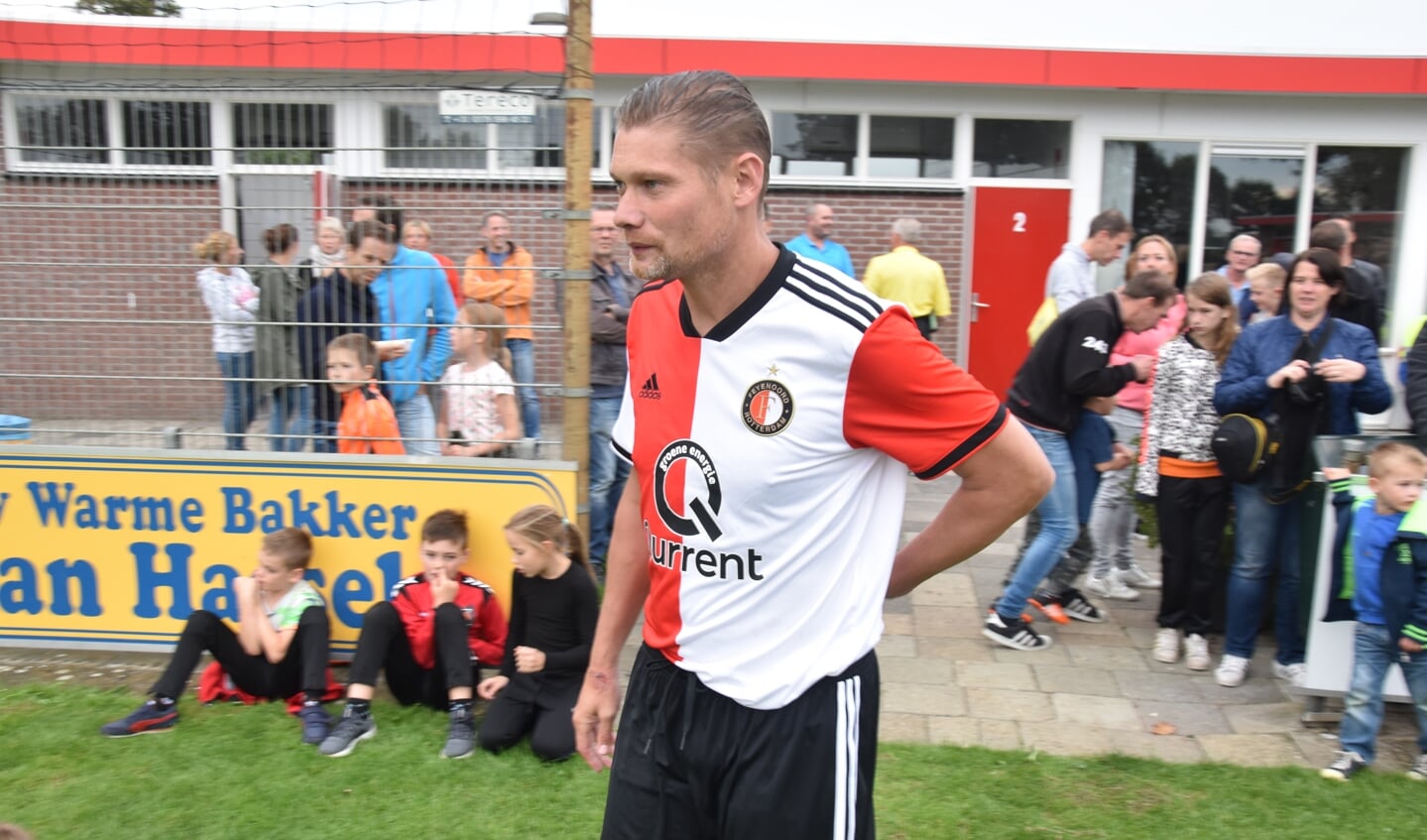 Oud Feyenoord heeft met 4-1 gewonnen van V.V. Wernhout.
