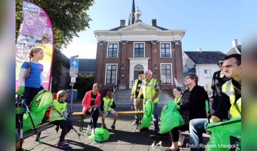Cato is fanatiek op gaan ruimen in Princenhage.