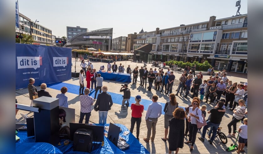De lancering van ROOS24. FOTO RIK GROENLAND