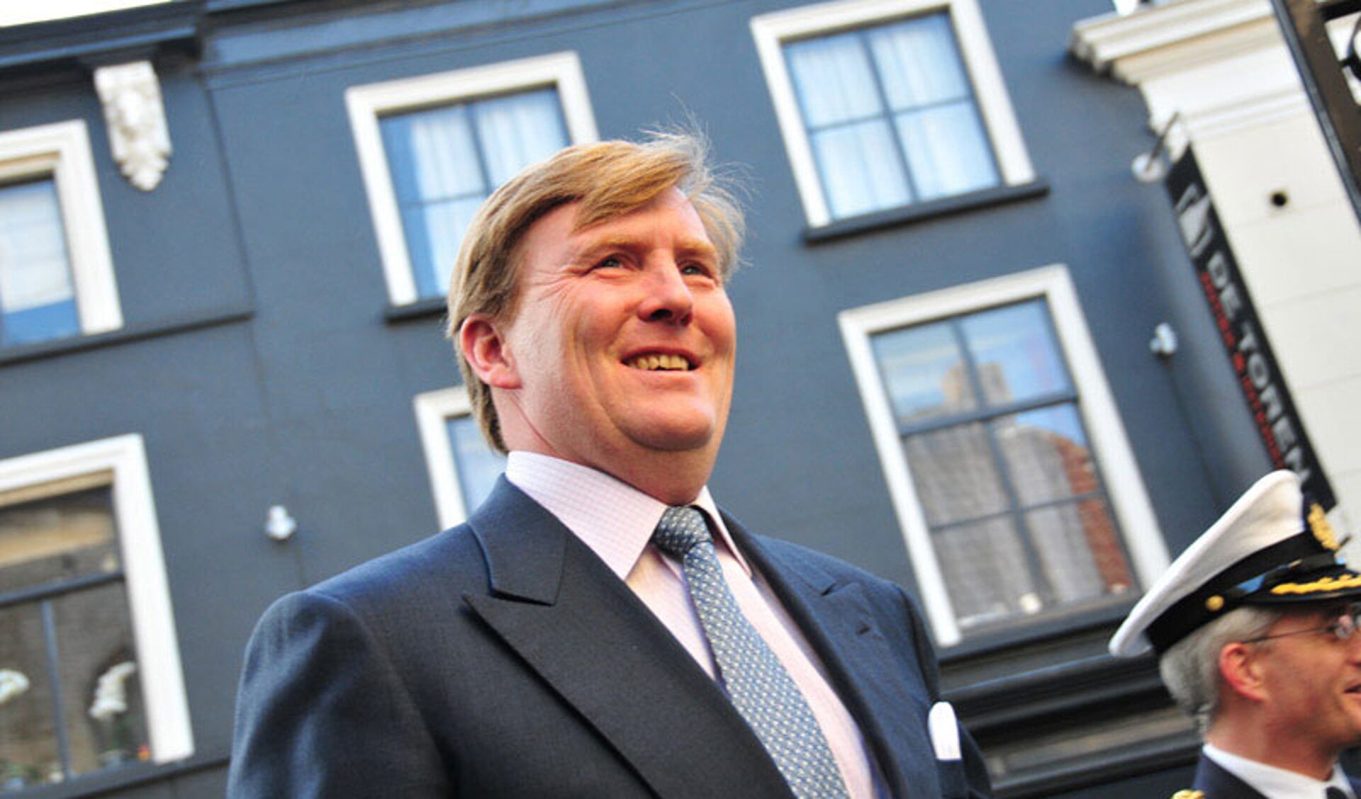 Koning Willem-Alexander, toen als prins, bij zijn bezoek aan de Grote Kerk. 