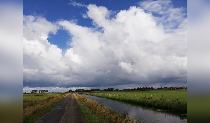 Ruige stapelwolken tijdens opklaringen.