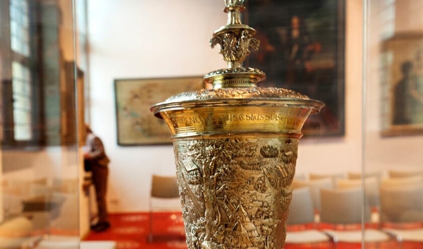 beker-maximiliaan-gesneden