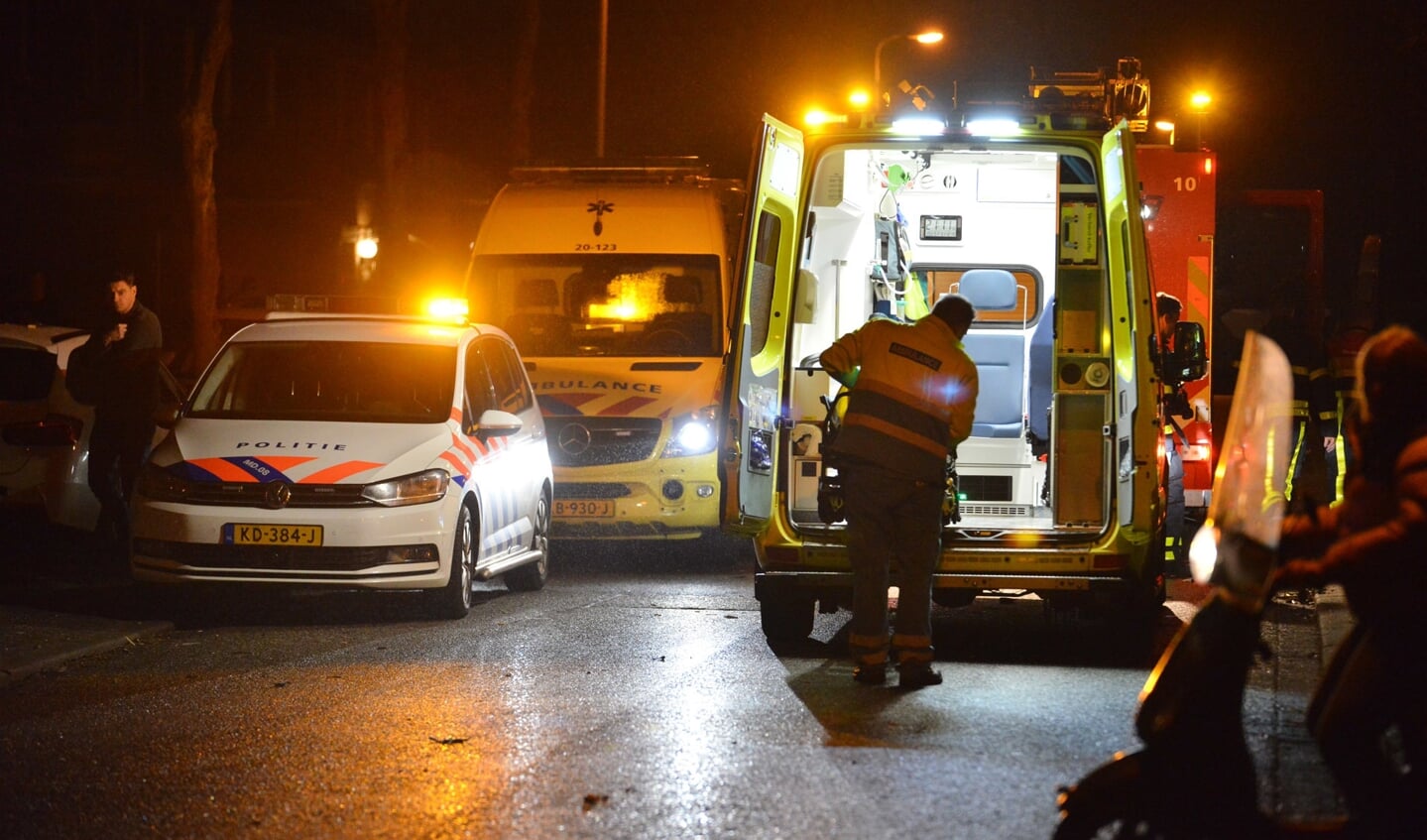 Een vuurwerkincident in de Arenberglaan zorgde voor veel schade en twee gewonden.