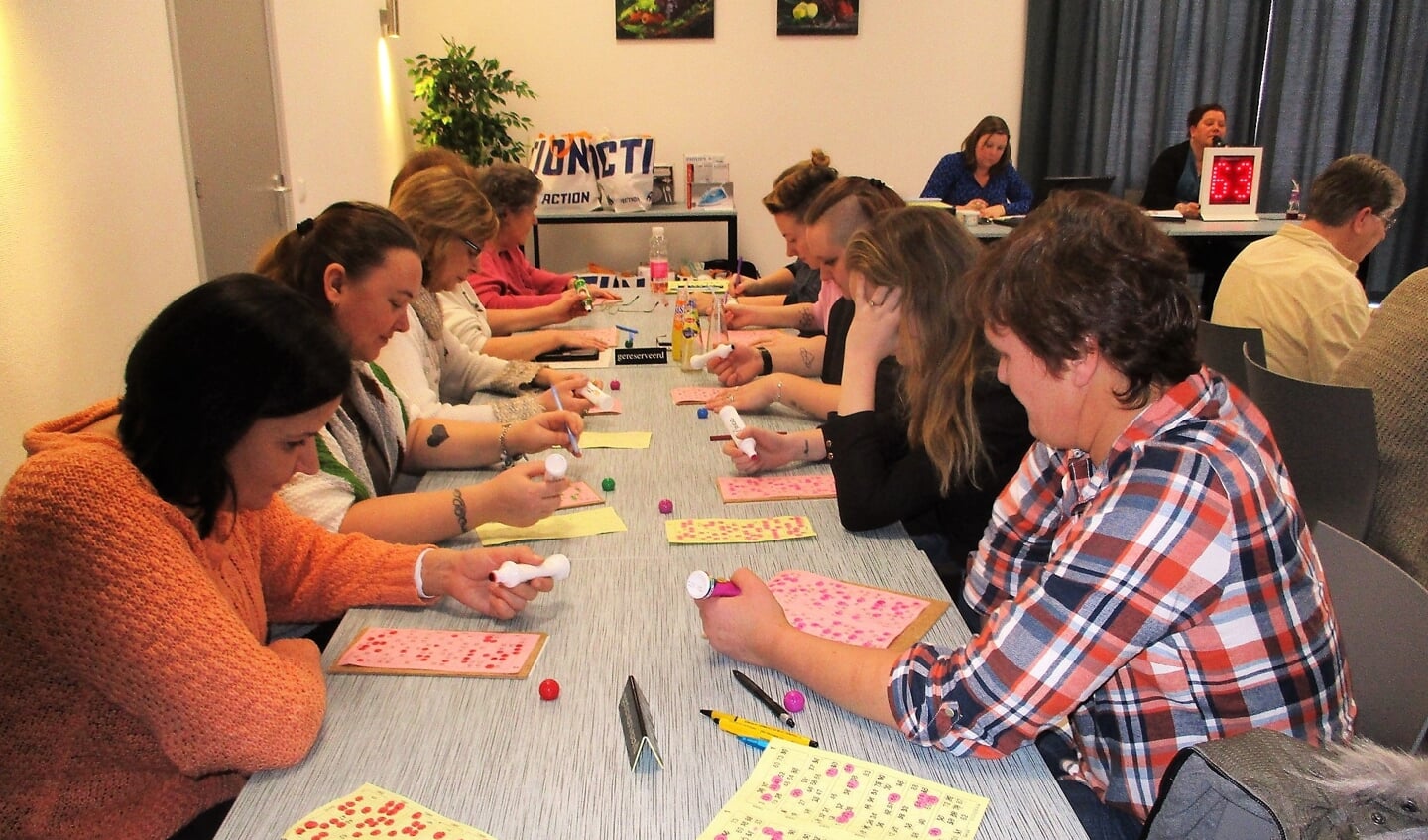 Elf uur bingoën in Helwijk