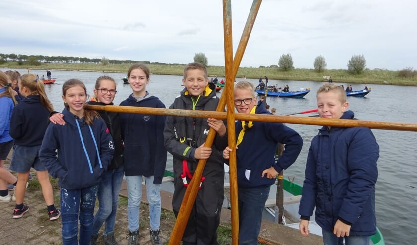 Waterscouts roeien om het hardst 