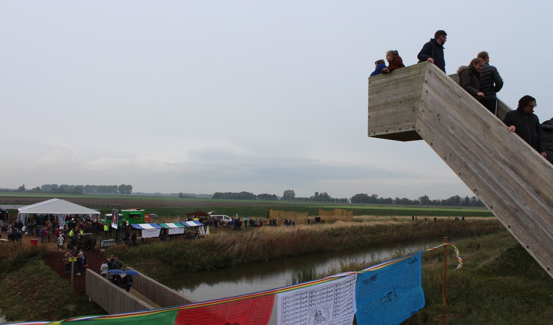 De Liniekijker werd voortdurend beklommen op de open dag van de West-Brabantse Waterlinie.