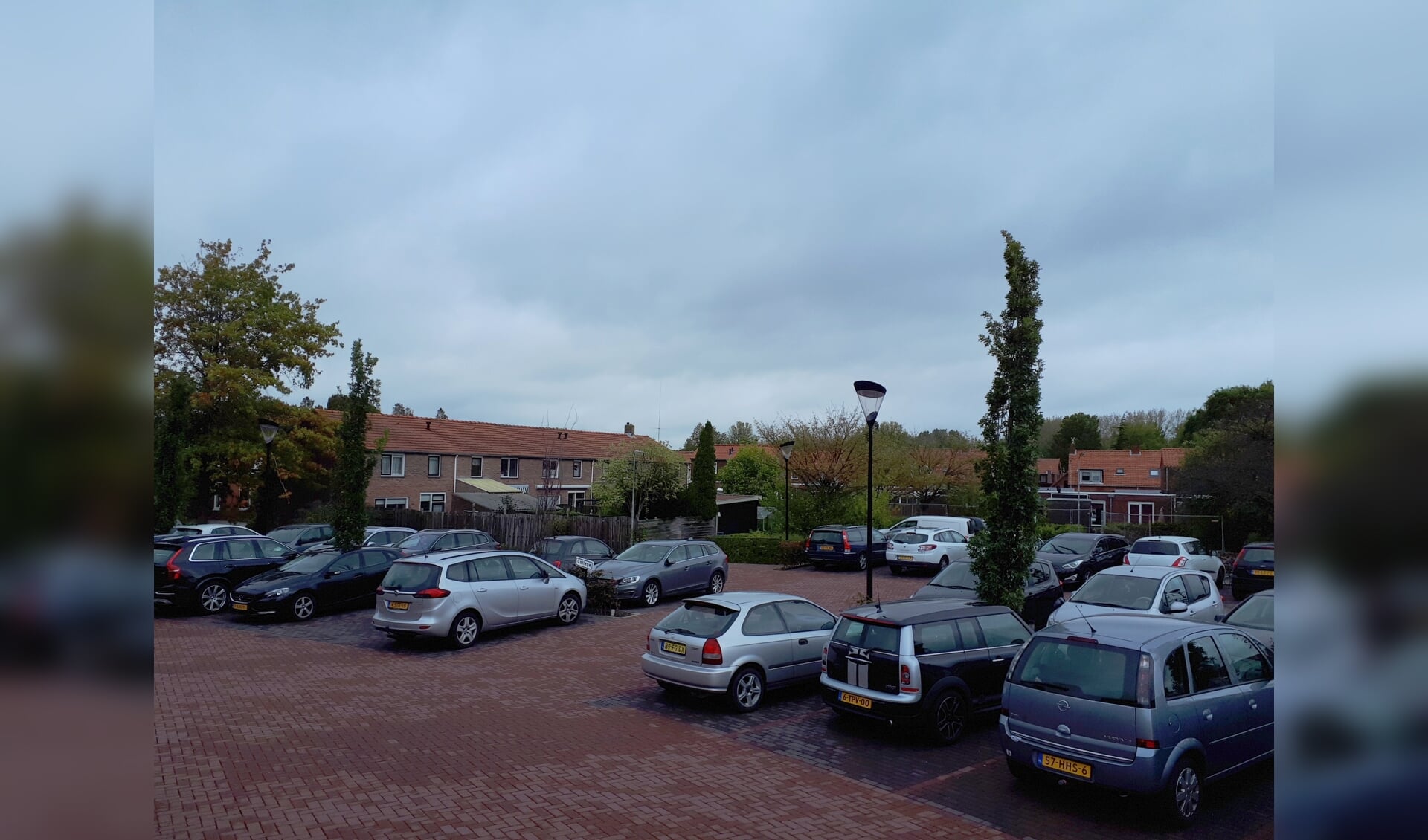 Met de sloop van de huizen komt er ruimte om de halve cirkel aan parkeerplaatsen te verlengen.