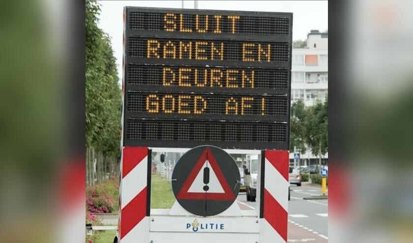 De politie waarschuwt om ramen en deuren goed dicht te doen.