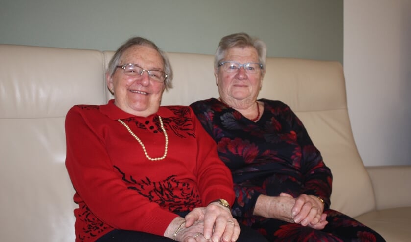 Jeanne de Brie (l) en Nellie van den Eijnden zijn leden van het eerste uur. 