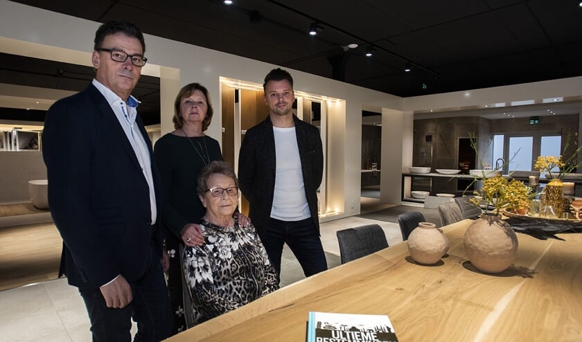 Vlnr: Ben, Brigit, Nelly (vrouw van Jan) en Michel.