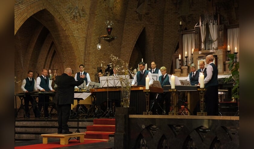 Optreden van het Drum-en malletkorps tijdens St. Caeciliamis.