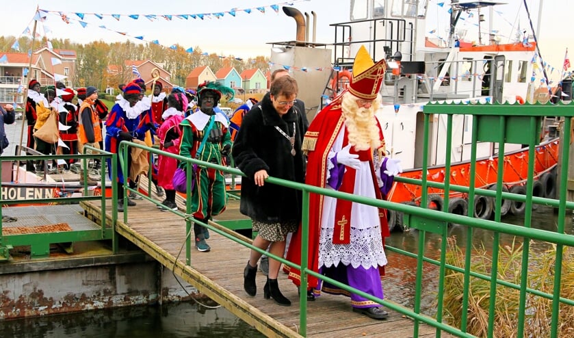 Warm welkom voor Sinterklaas in Tholen 