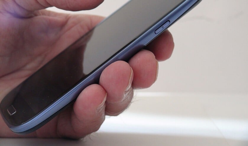 smartphone-smartphonedieven-foto-lupo-pixelio-medium
