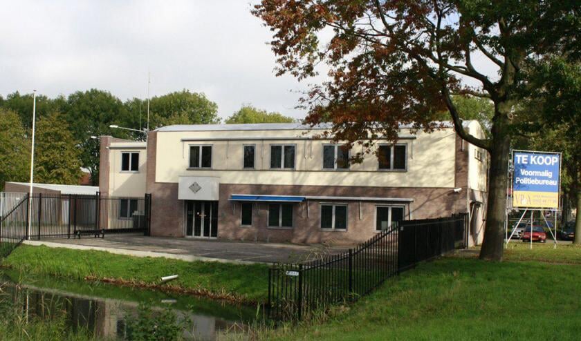 Het politiebureau waar de moskee moet komen