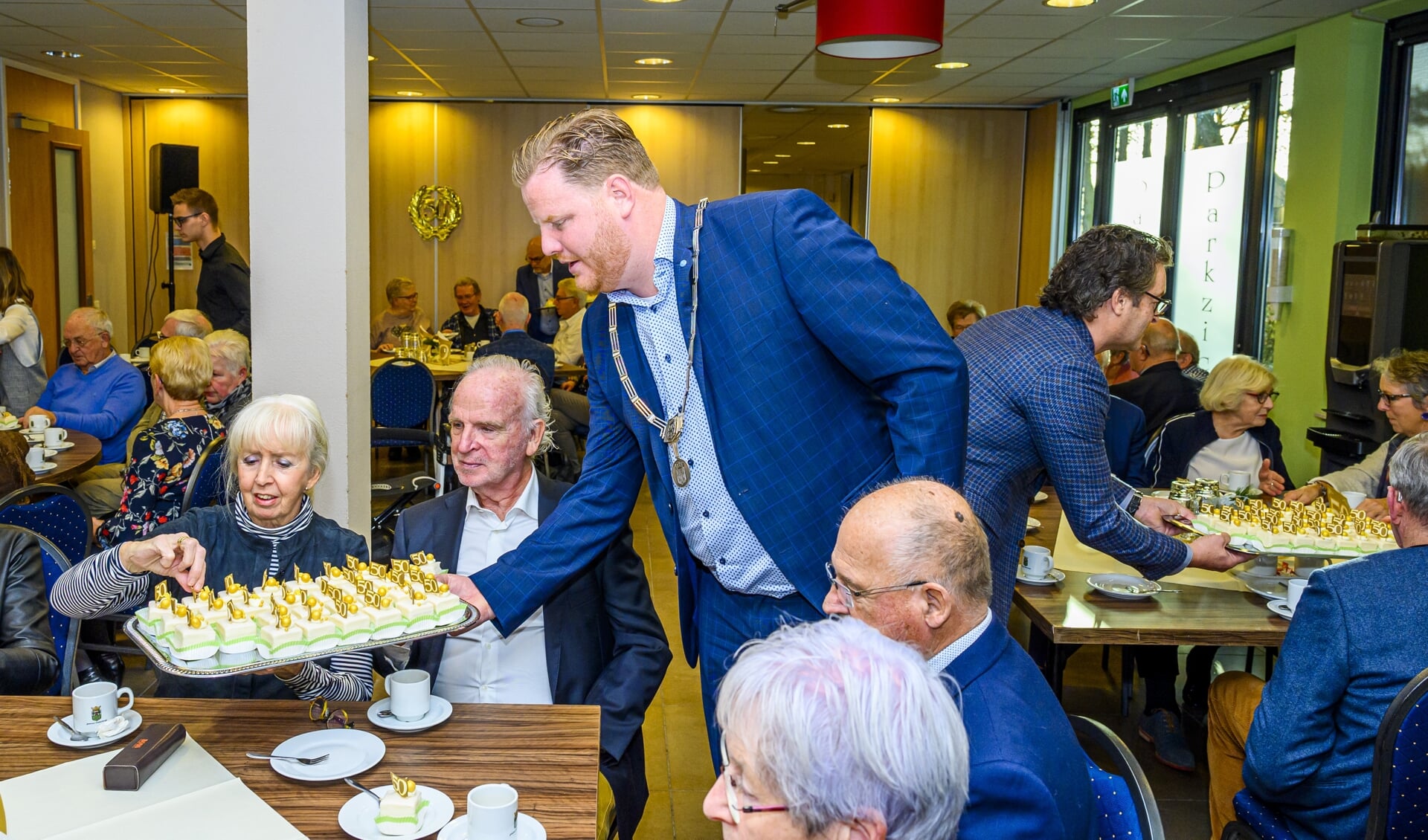 29-11-2019 - Oudenbosch - Foto: Pix4Profs/Peter Braakmann - 50 jaar gehuwden Gemeente Halderberge bijeen in het Gemeentehuis