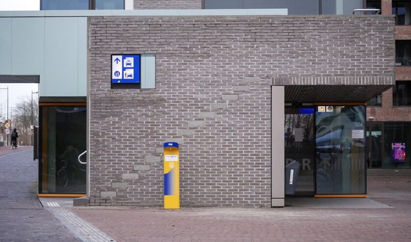 Het tappunt staat aan de Belcrumzijde van het station.