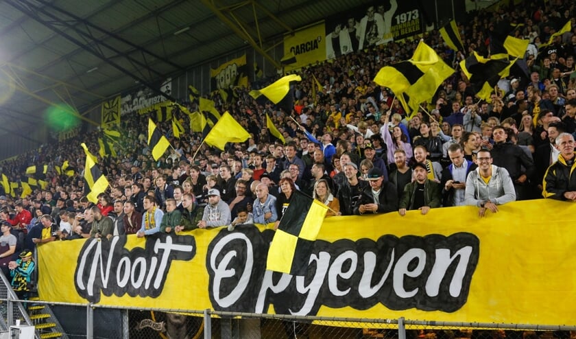 De supporters tijdens een wedstrijd tegen het Kralingse Excelsior.