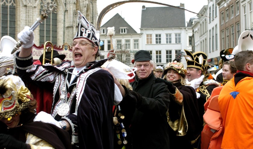 Burgemeester Rutte in de polonaise.