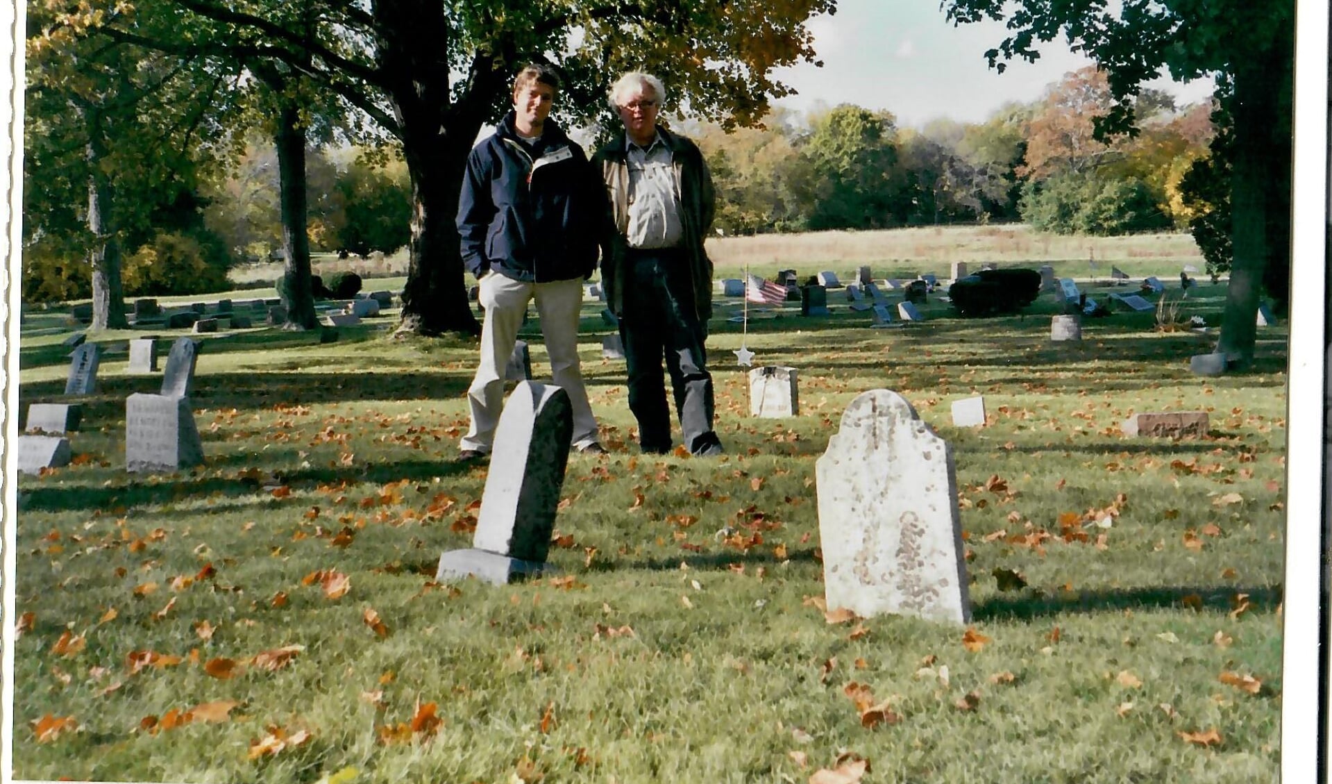 Anton en Pieter van der Weele vonden het graf van hun voorvader in 2003. 
