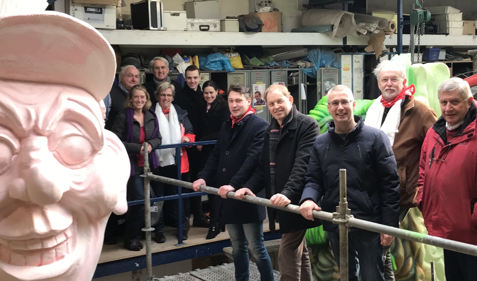 De West-Brabantse leden van de VVD-fractie van Provinciale Staten, de VVD-fractie van waterschap Brabantse Delta en lokale fracties bezochten de bouwloods van “Wij”. FOTO BOUWCLUB 'WIJ'