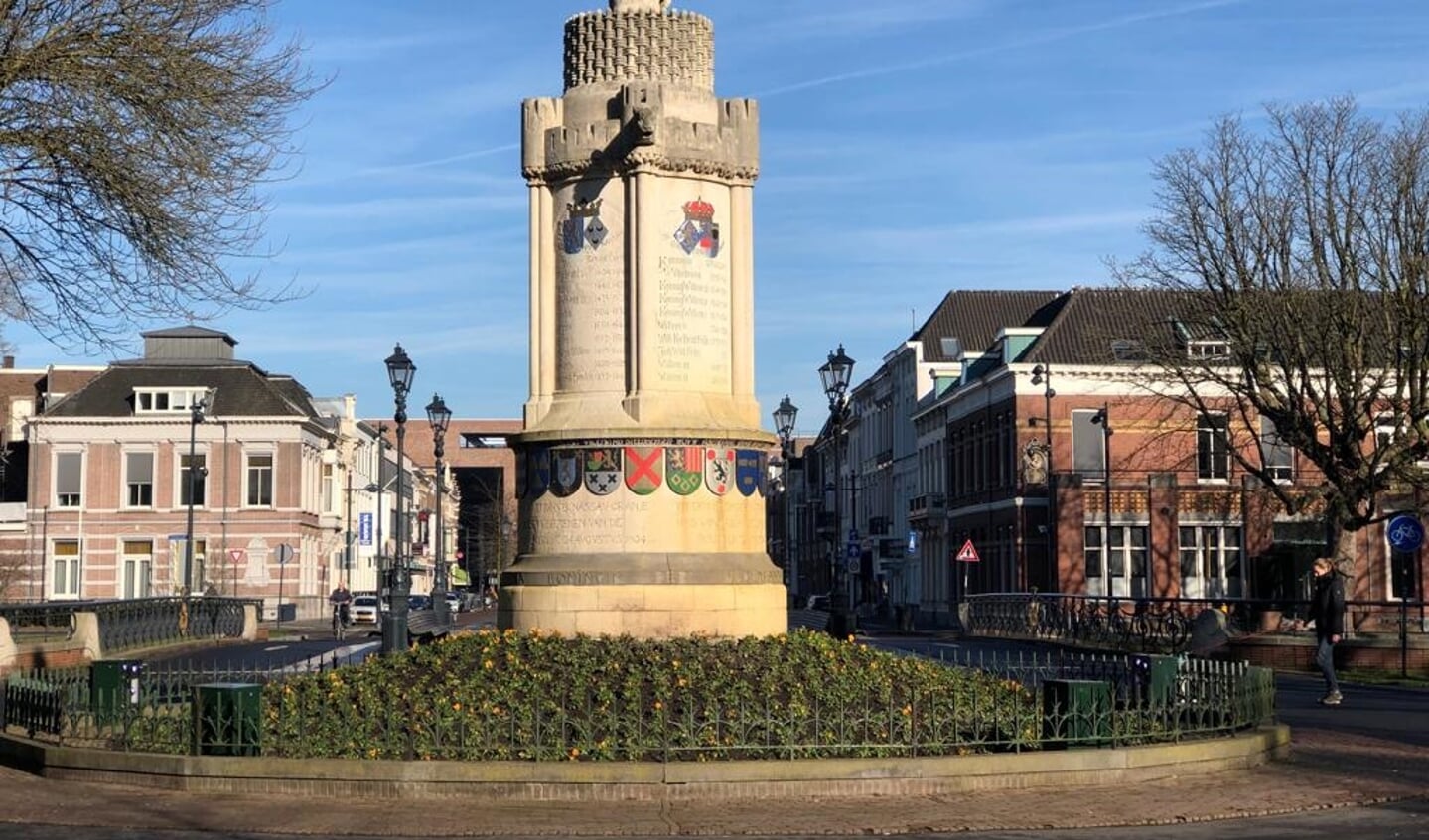 Nassau-Baroniemonument in het Park Valkenberg. 