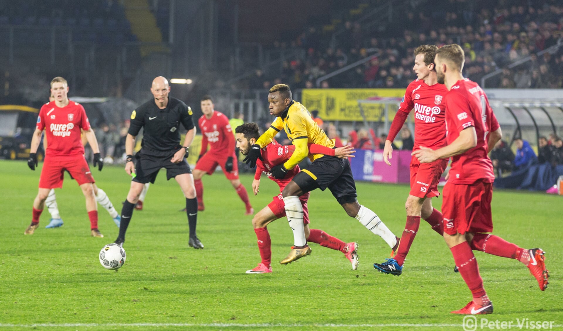 Siemen Mulder in actie tijdens NAC-FC Twente op 12 december 2017 (1-2)