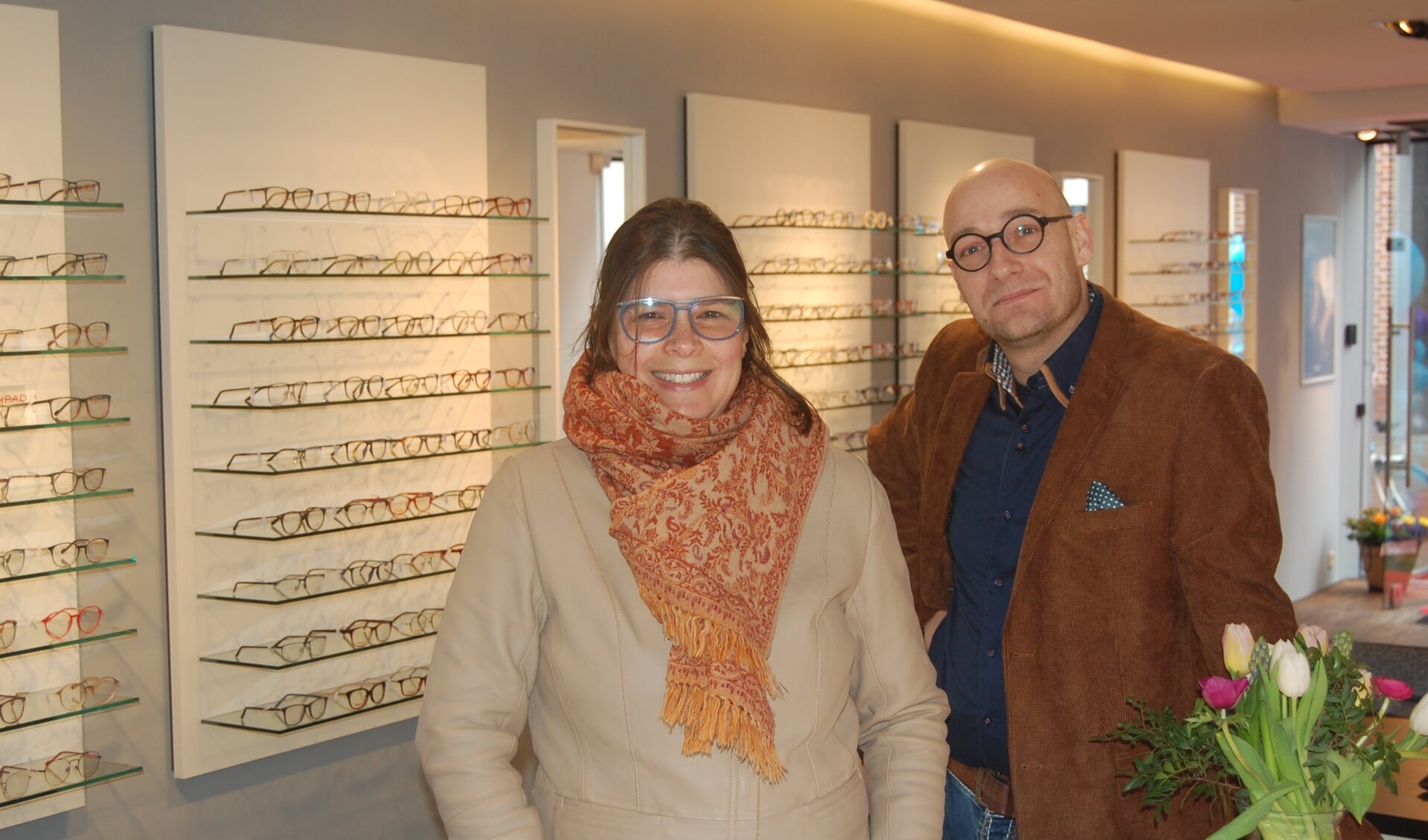 Hans en Tamara Jonker hebben al achttien jaar een optiek in Burgh-Haamstede en breiden nu uit naar Goes.