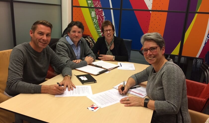 vlnr: Peter Brouwers – Stichting BITS, Marco Sprenkels – Stichting BITS, Astrid Damen – Avans Hogeschool, Brigitte van Helden - Stichting Techniek Promotie.