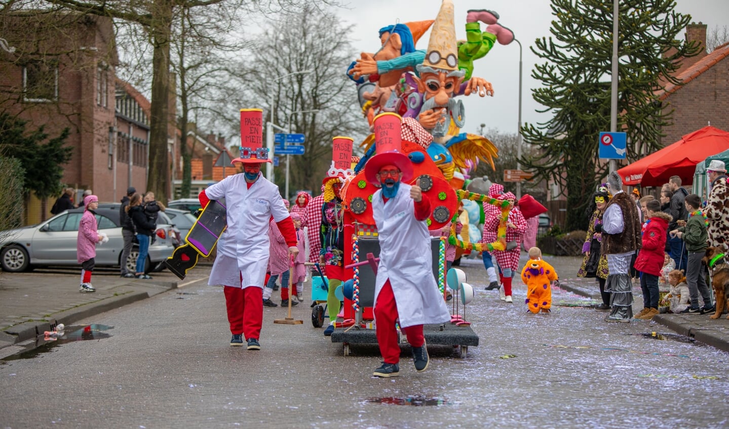 Een kleurrijke optocht in Kraaierijk!