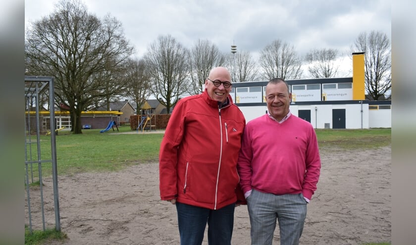 Frans Gulickx en Erik Roozendaal op het trapveldje. FOTO STELLA MARIJNISSEN