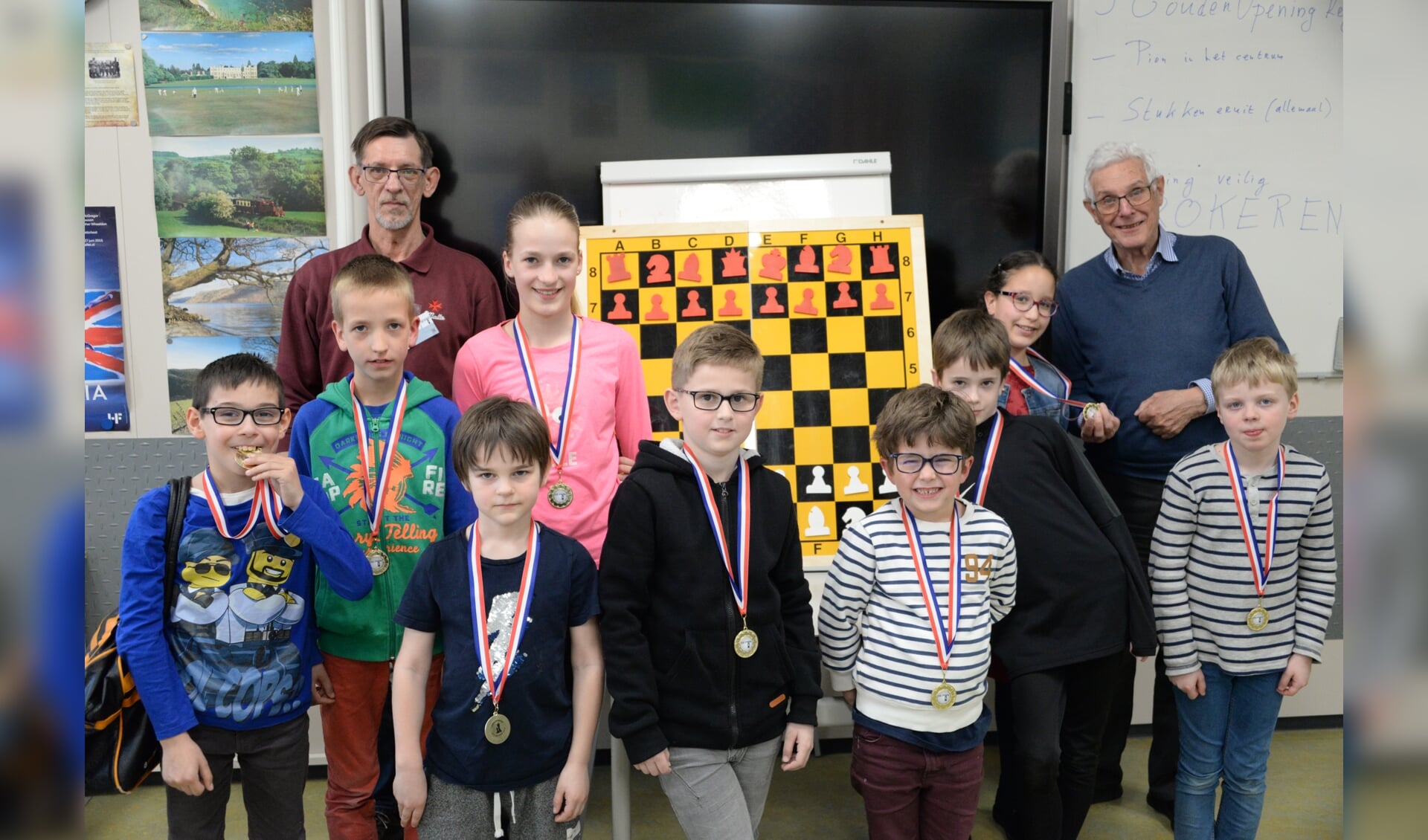 De jeugdspelers van schaakvereniging De Pion.
