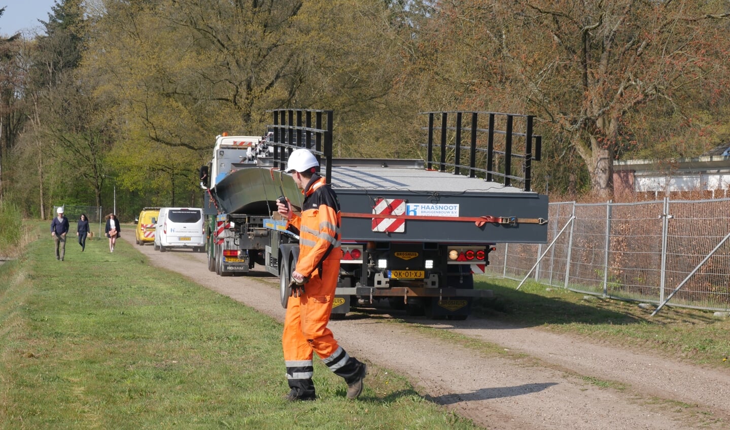 Donderdag 18 april is Breda een brug rijker/ Bij de Klokkenberg verbindt een fietsbrug het landgoed met Ulvenhout.