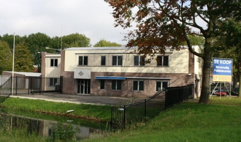 Het voormalige politiebureau aan de Vlaanderenstraat.   