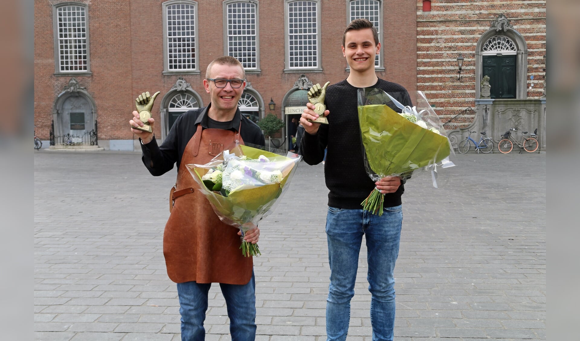 Marc Visser (links) en Arne Ruis zijn de horeca- en winkelheld van Goes.